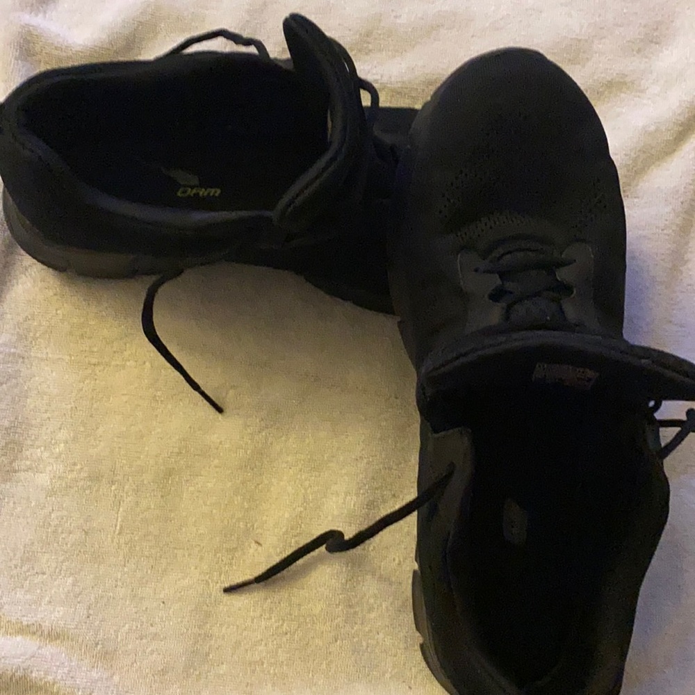 Lightweight Air cooled men’s shoes